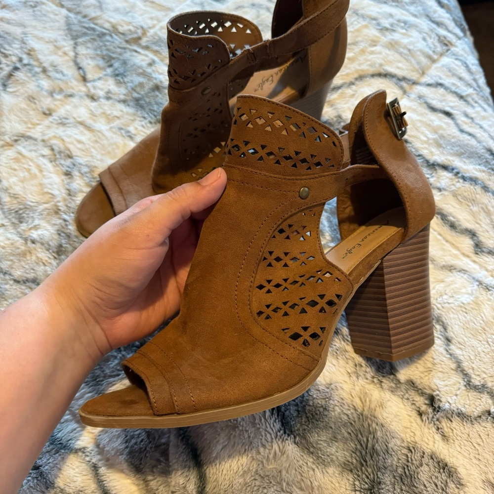 American Eagle Heels